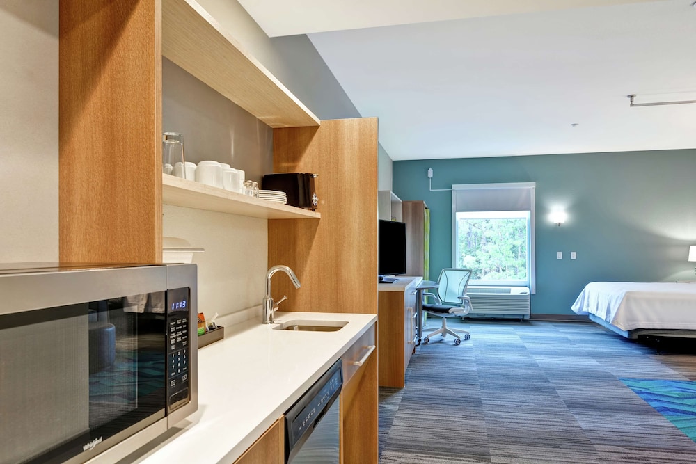 Studio, 1 Queen Bed, Accessible, Bathtub