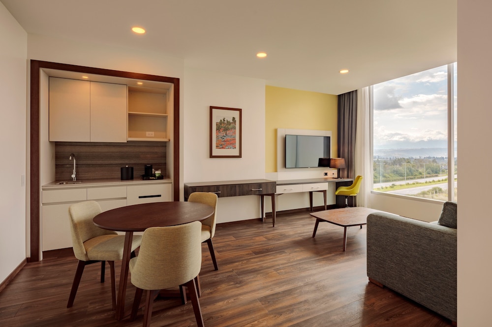Suite, 1 King Bed (Minifridge) - Photo 1