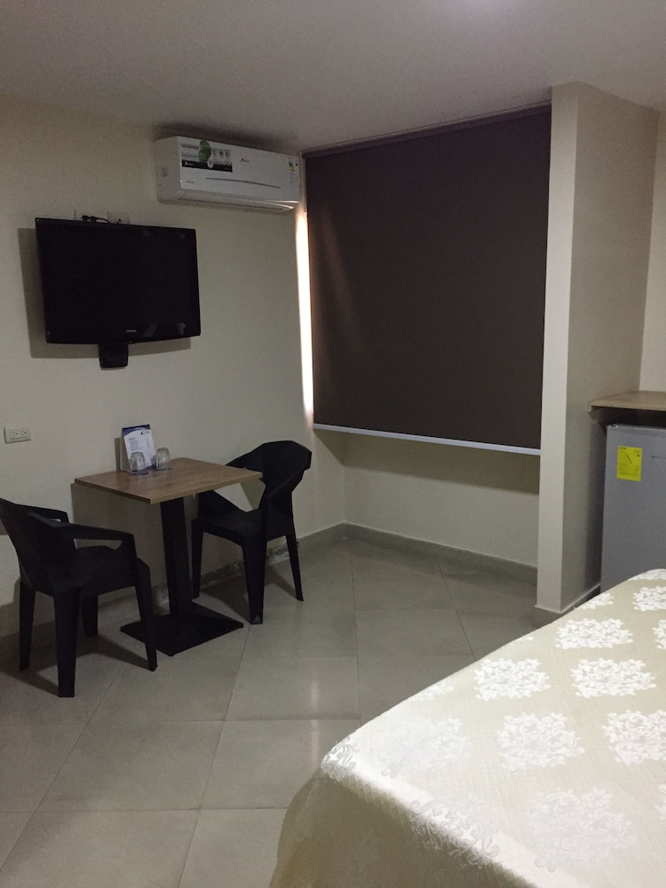 Junior Suite, 1 Queen Bed photo 3