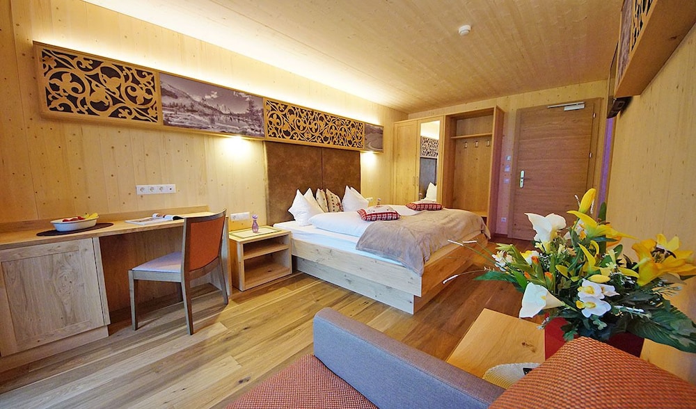 Superior Chalet, Mountain View photo 1