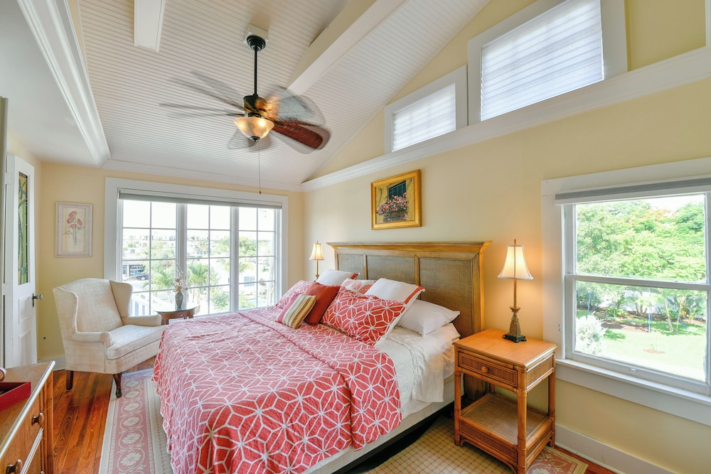 Langford Suite, 2 Bedrooms, 2 Bathrooms, Kitchen, Pool Access, photo 6