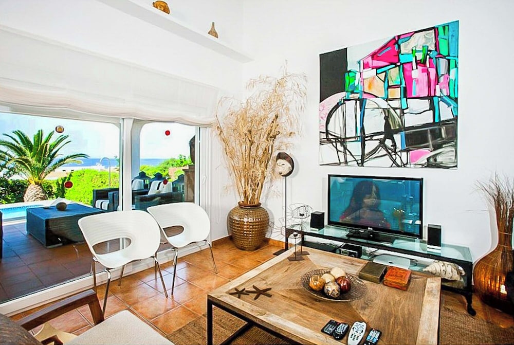 Villa (3 Bedrooms) photo 2