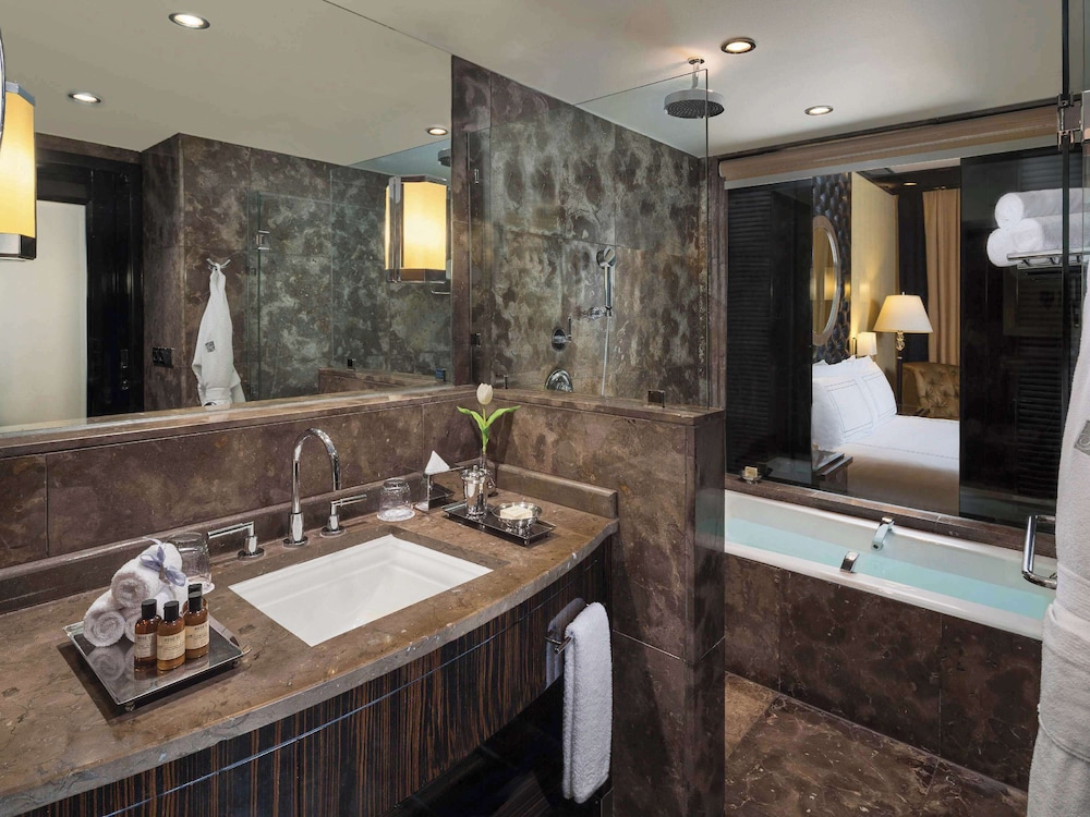 Deluxe Room (Premier Partial Nile View) - Photo 8