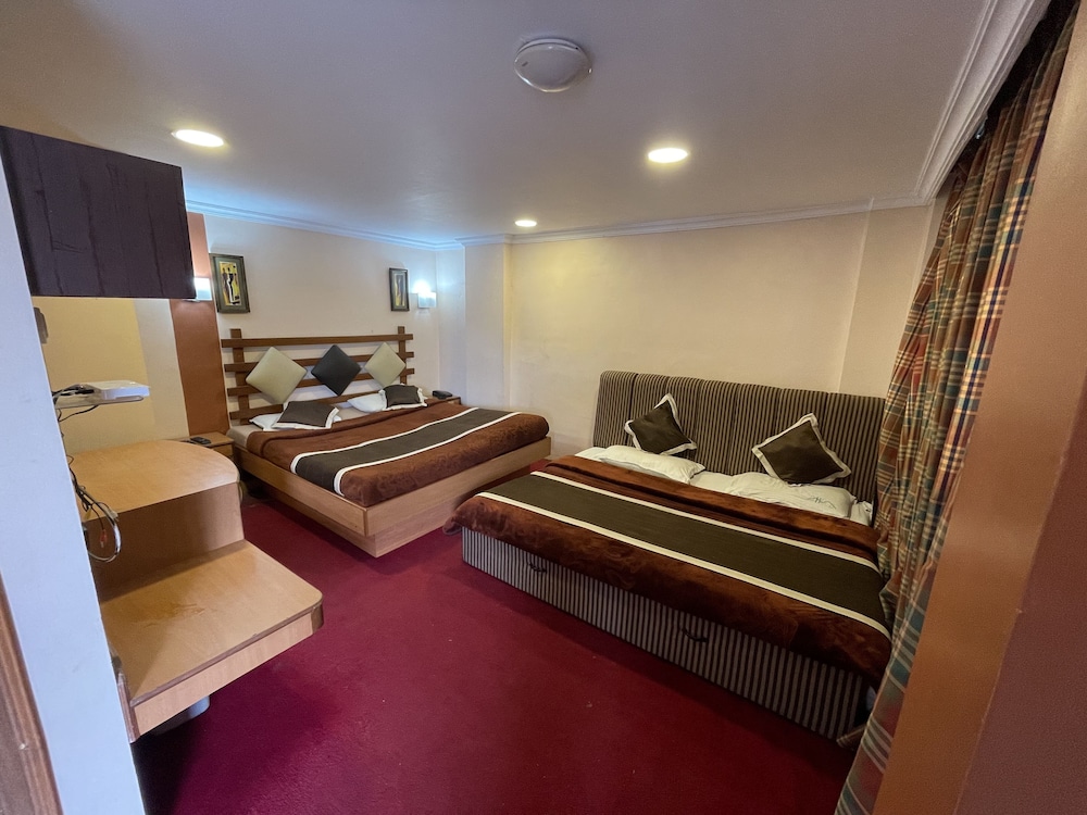 Deluxe Four Bedded Room - Photo 3