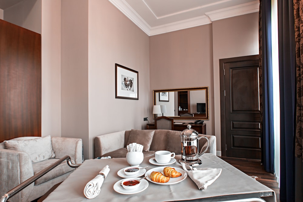 Suite (Ambassador) photo 2