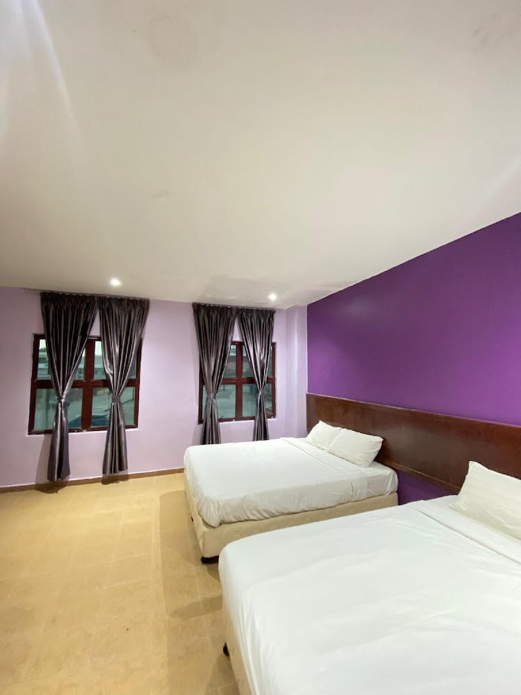 Deluxe Triple Room, City View