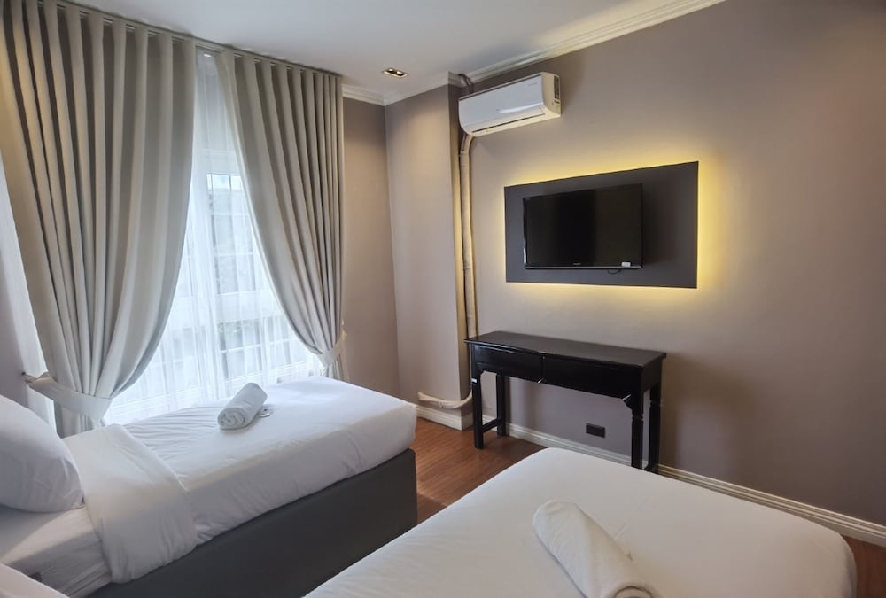 Twin Room - Photo 3