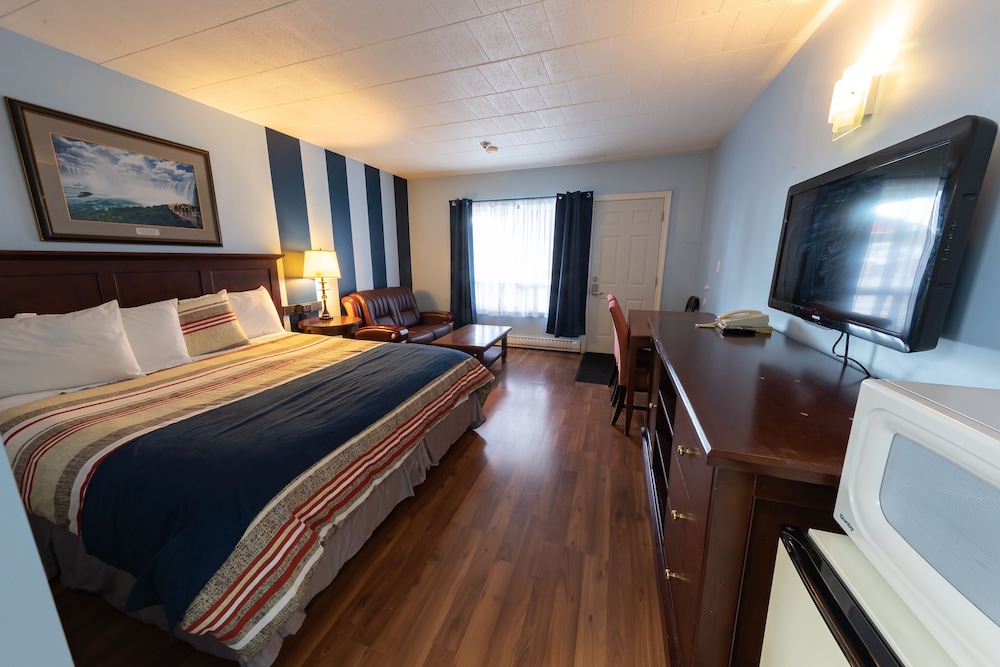 Deluxe Room, 1 King Bed, Non Smoking photo 1