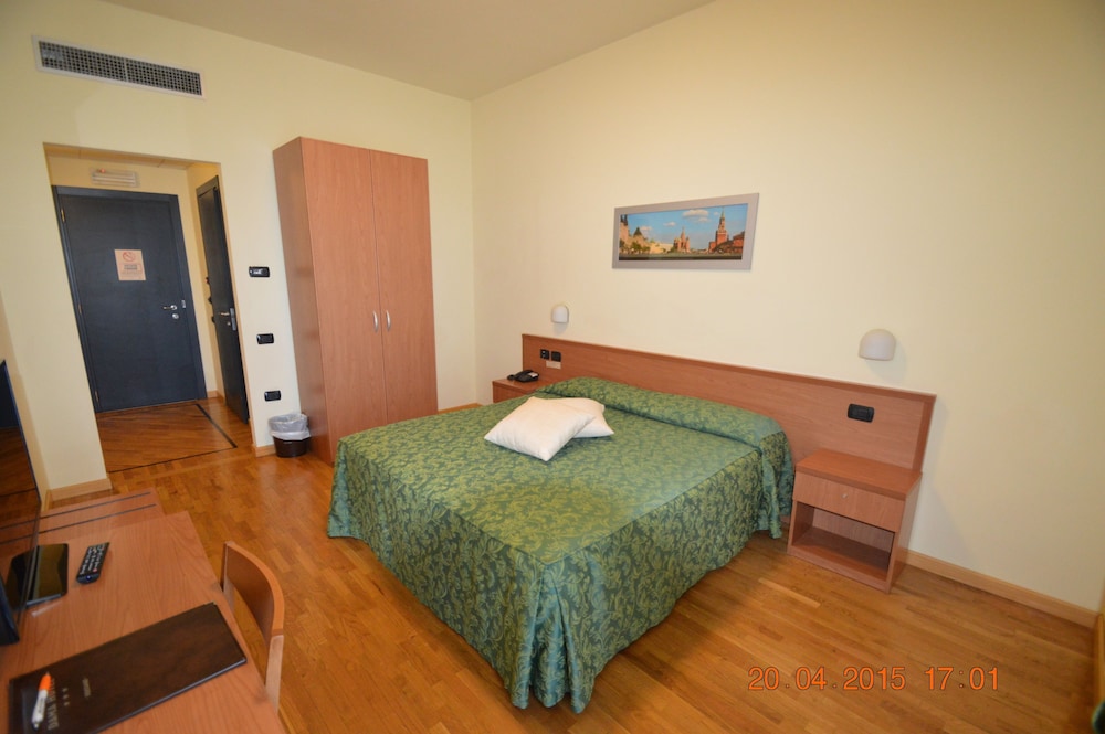 Single Room photo 3