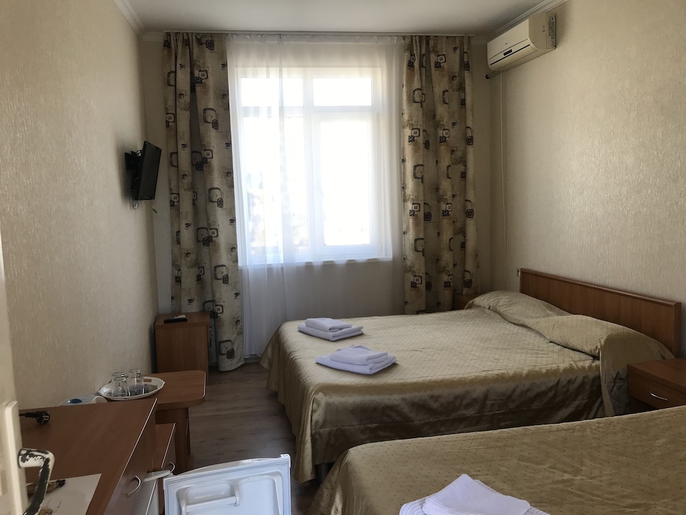 Standard Triple Room (Shared Balcony) photo 2