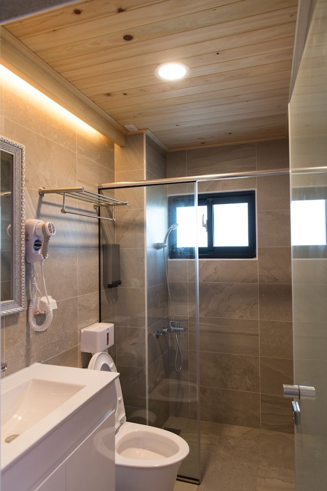 Romantic Double Room, 1 Queen Bed, City View photo 3