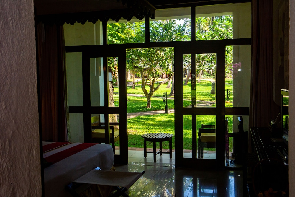 Deluxe Room, Garden View - Photo 5