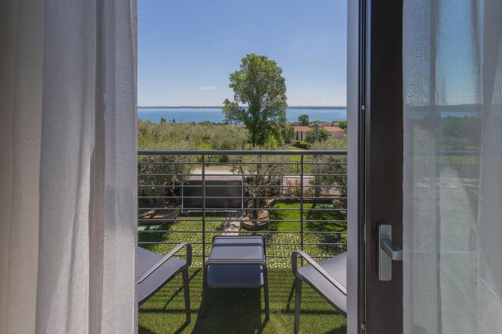 Room, 1 Bedroom, Balcony, Garden View
