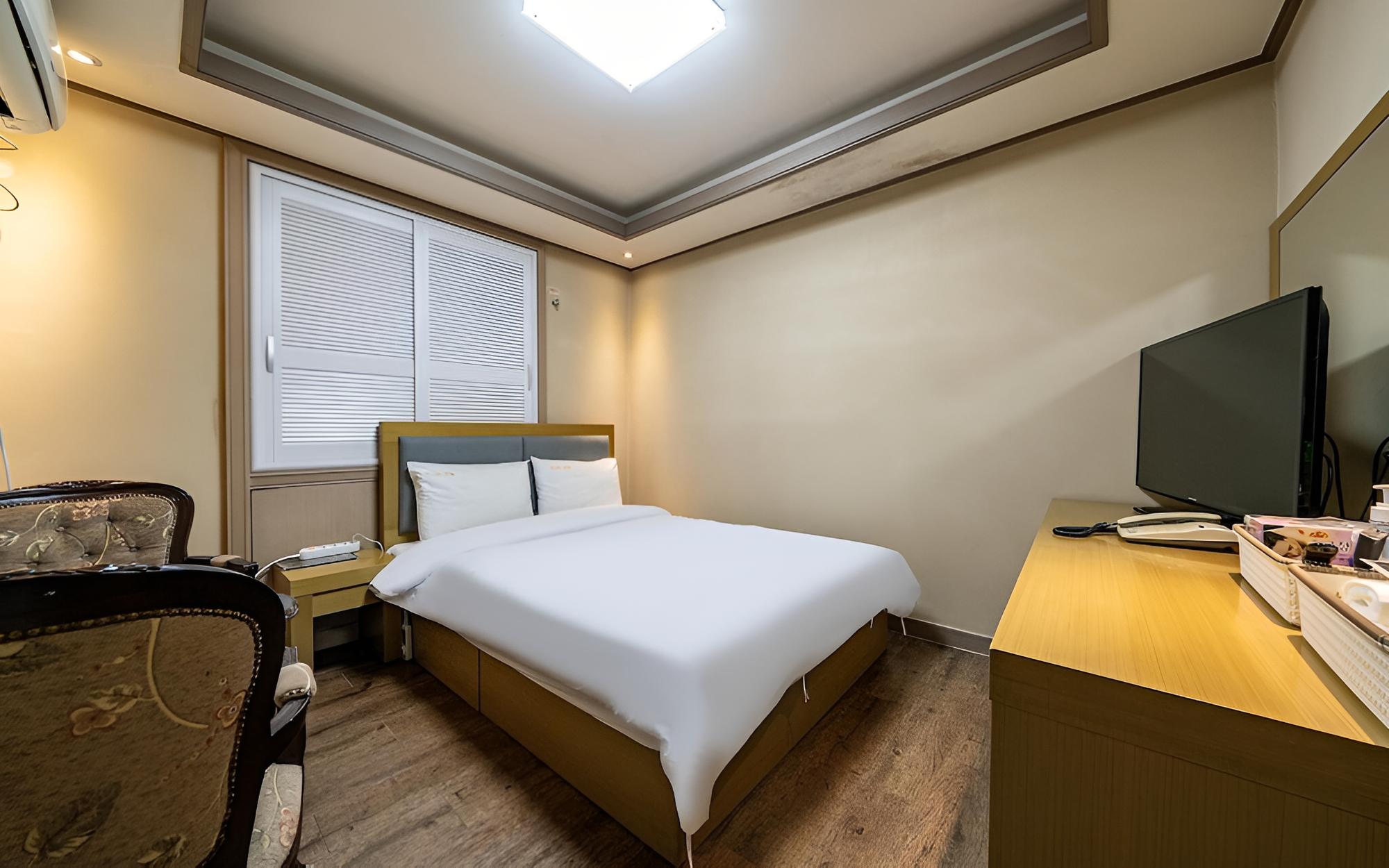 Room (Standard Room)