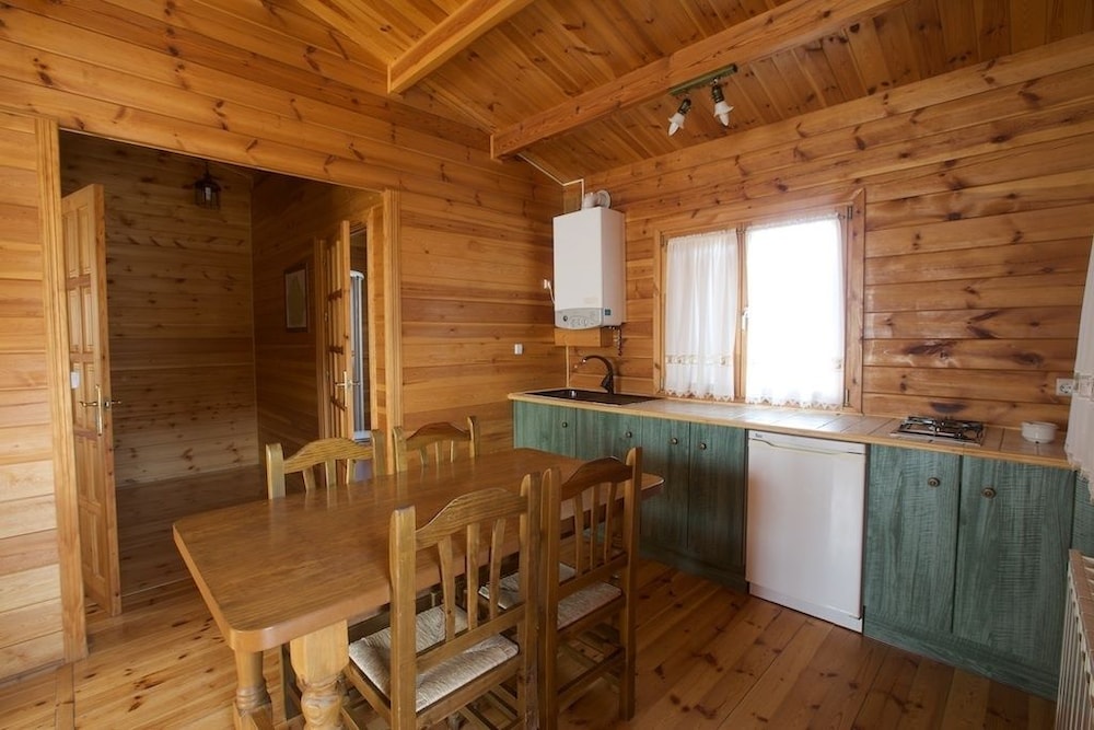 Cabin, 4 Bedrooms photo 3