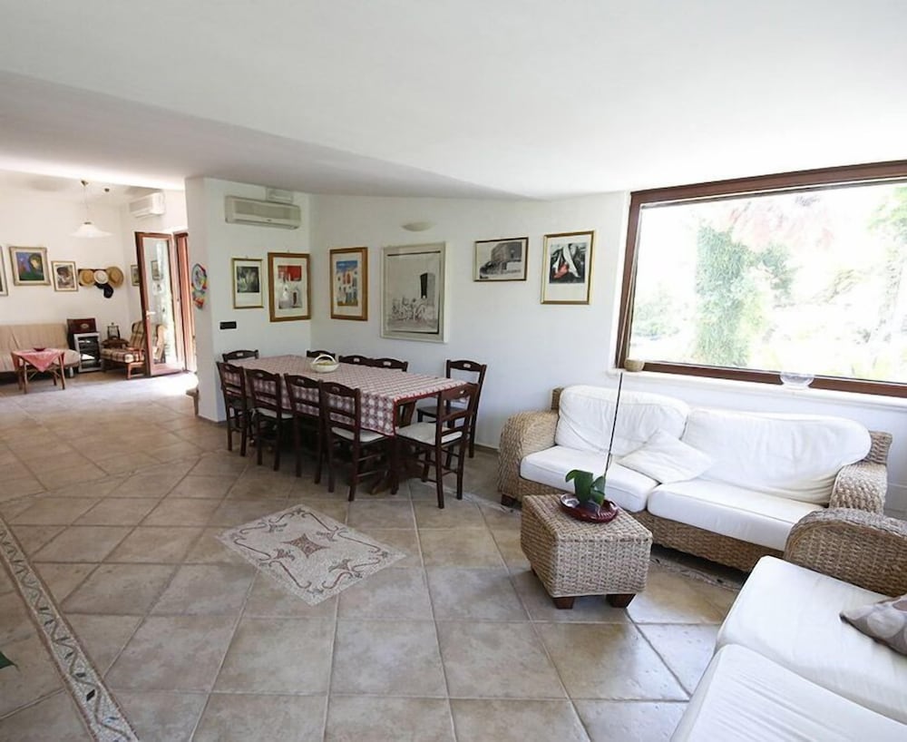 Villa, 4 Bedrooms photo 3