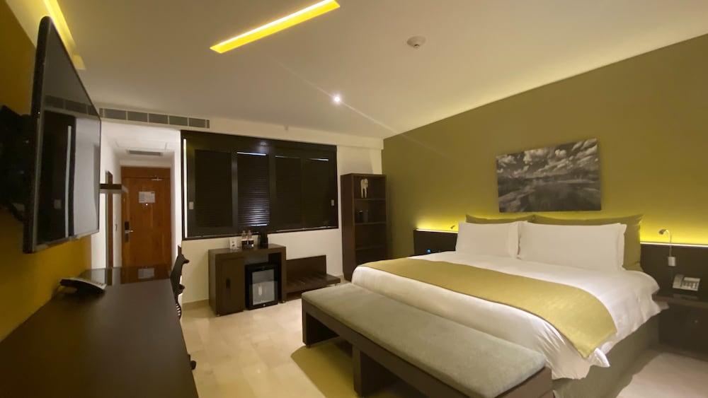 Classic Queen Room with Two Queen Beds