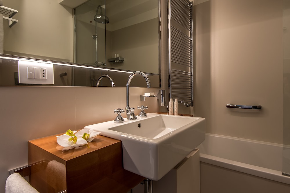 Deluxe Apartment, 1 Bedroom, Canal View (separate entrance with stair lift)