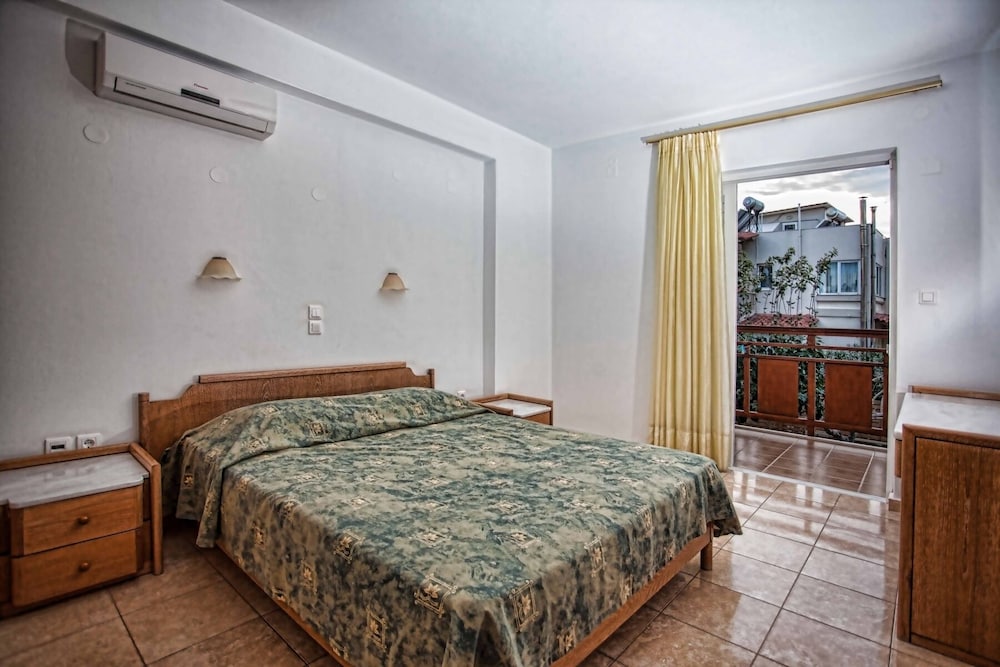 Apartment, 1 Bedroom, Partial Sea View (2-4 Adults) photo 2