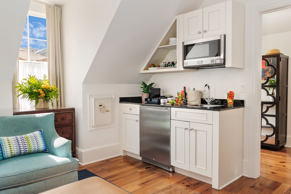 Suite (William Kerr) photo 3