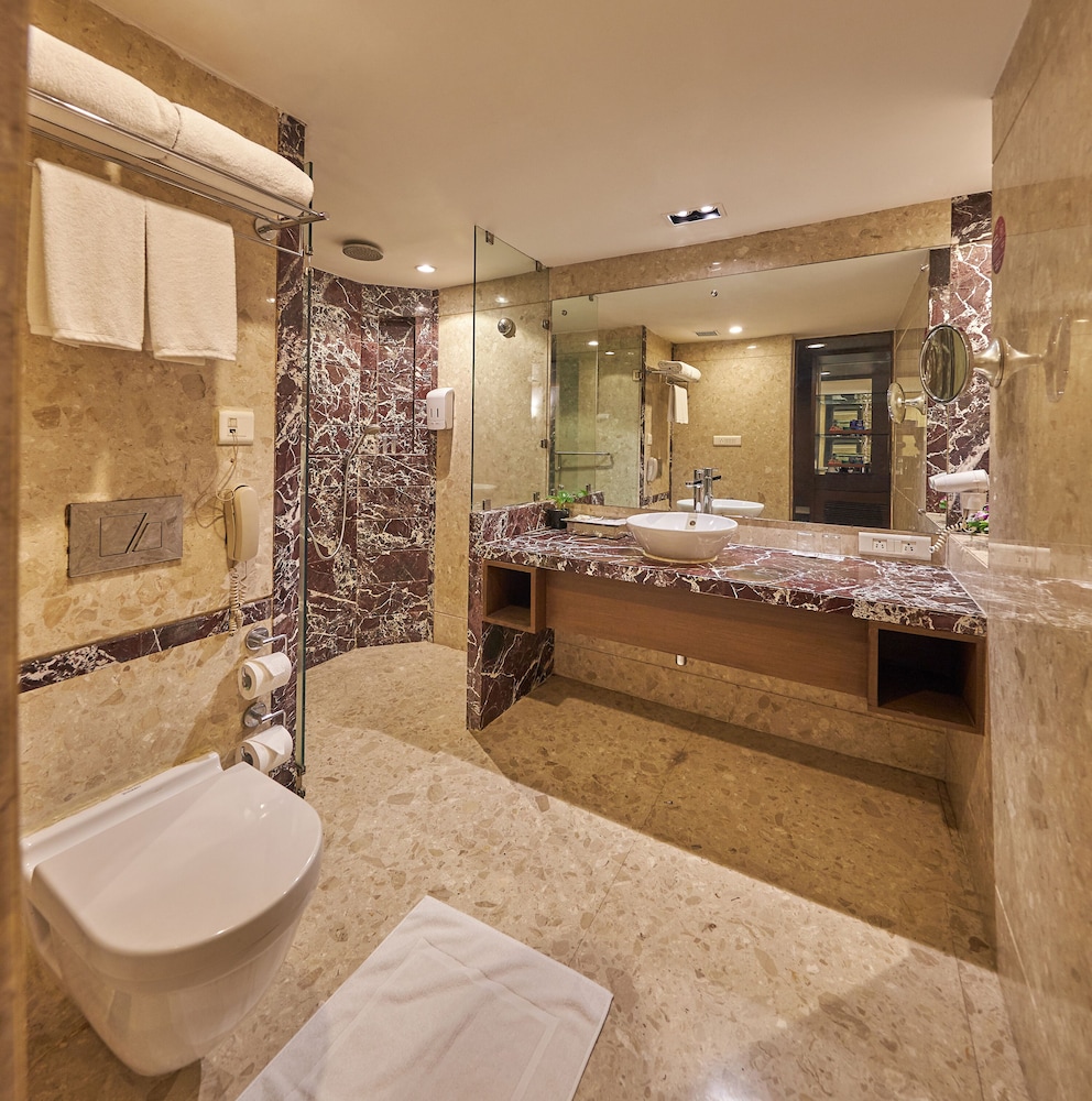 Royal Club Room photo 2