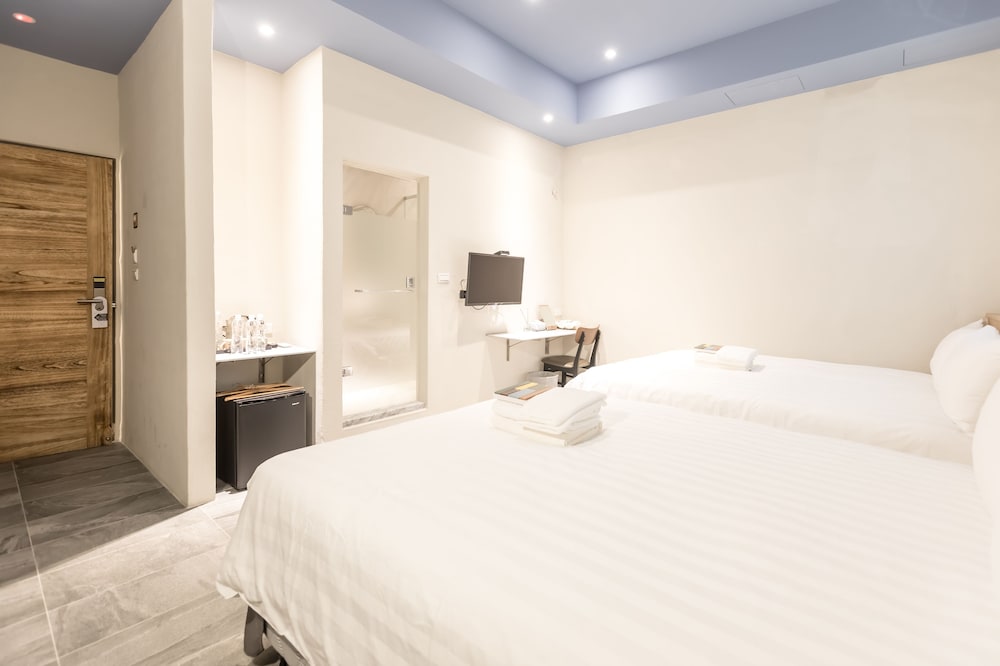 Standard Quadruple Room - Photo 18