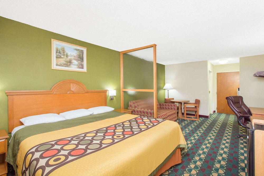 Room, 1 King Bed, Non Smoking (Efficiency) - Photo 1