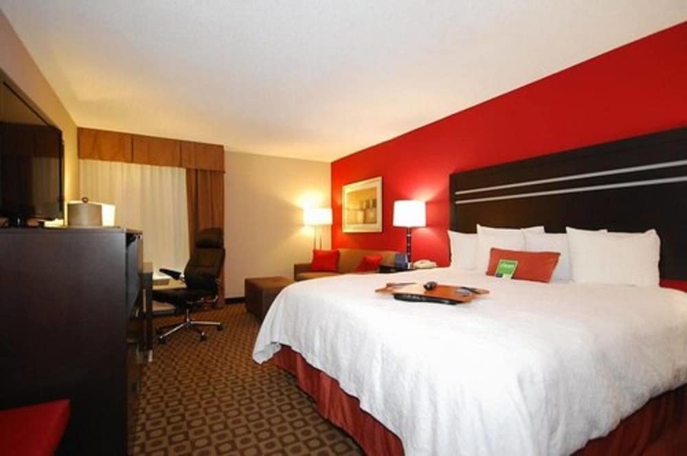 One king deluxe room non smoking photo 3