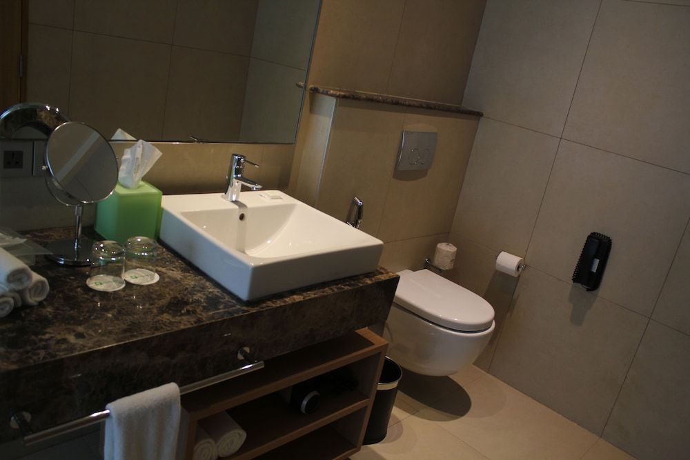 Suite, 1 King Bed, Smoking