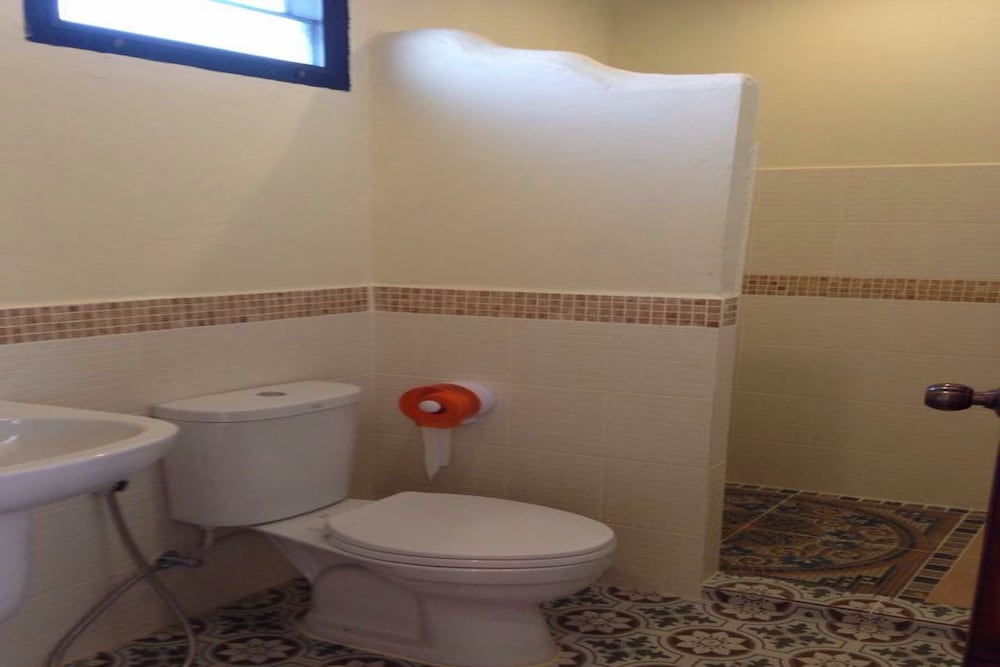 Standard Room, 1 King Bed, Mountain View, Courtyard Area photo 2