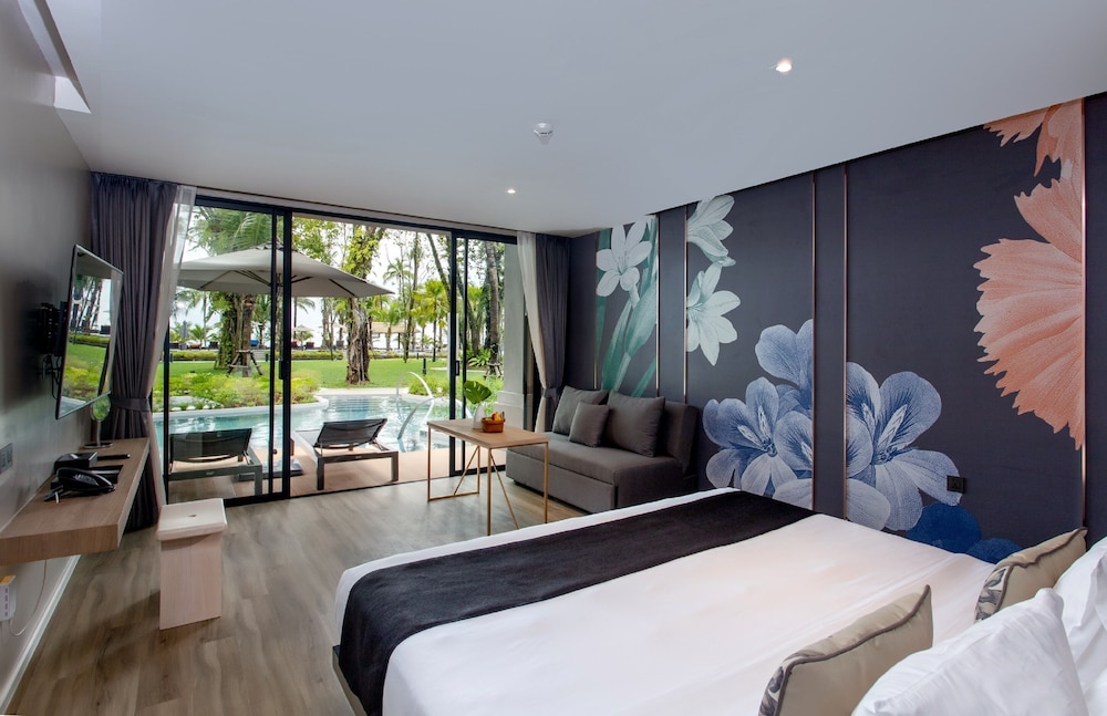 Grand Pool Access - Photo 5