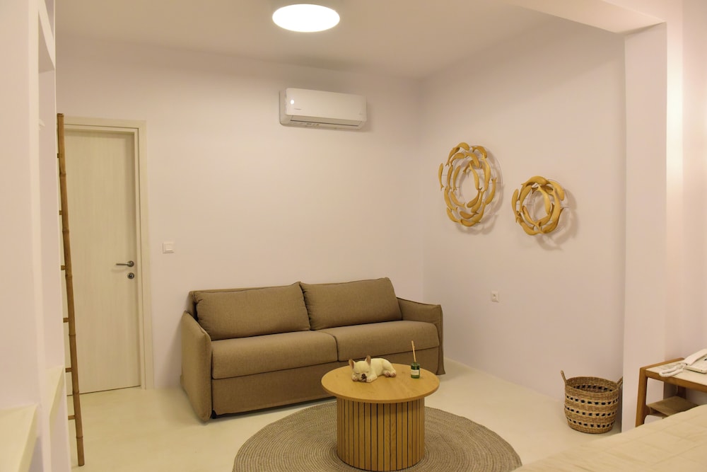 Family luxury suite with private pool and sea view photo 3