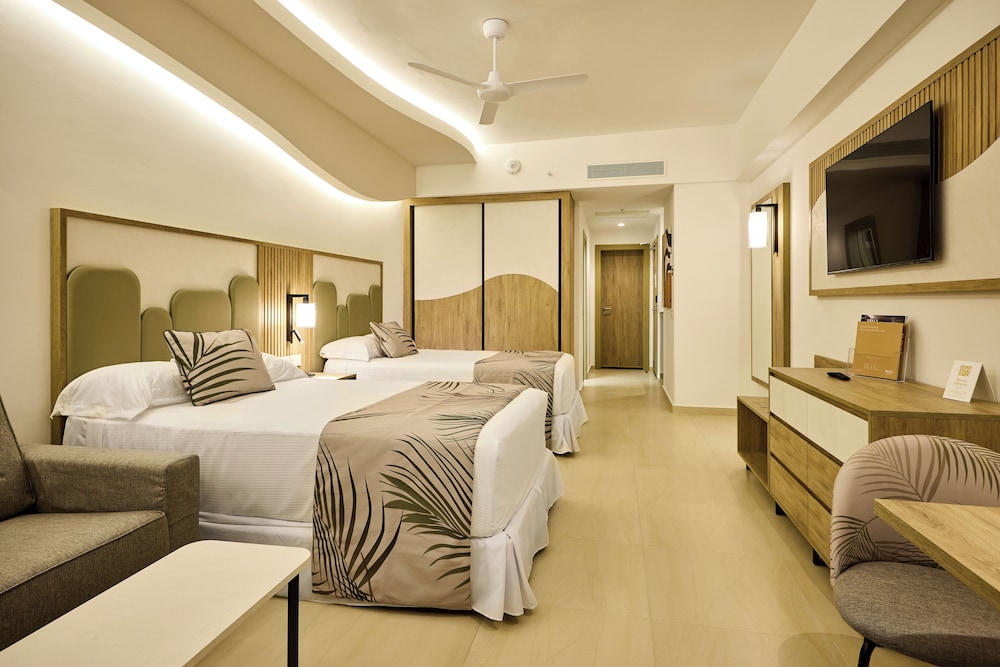 Junior Suite, Partial Ocean View (B2C-US) photo 3
