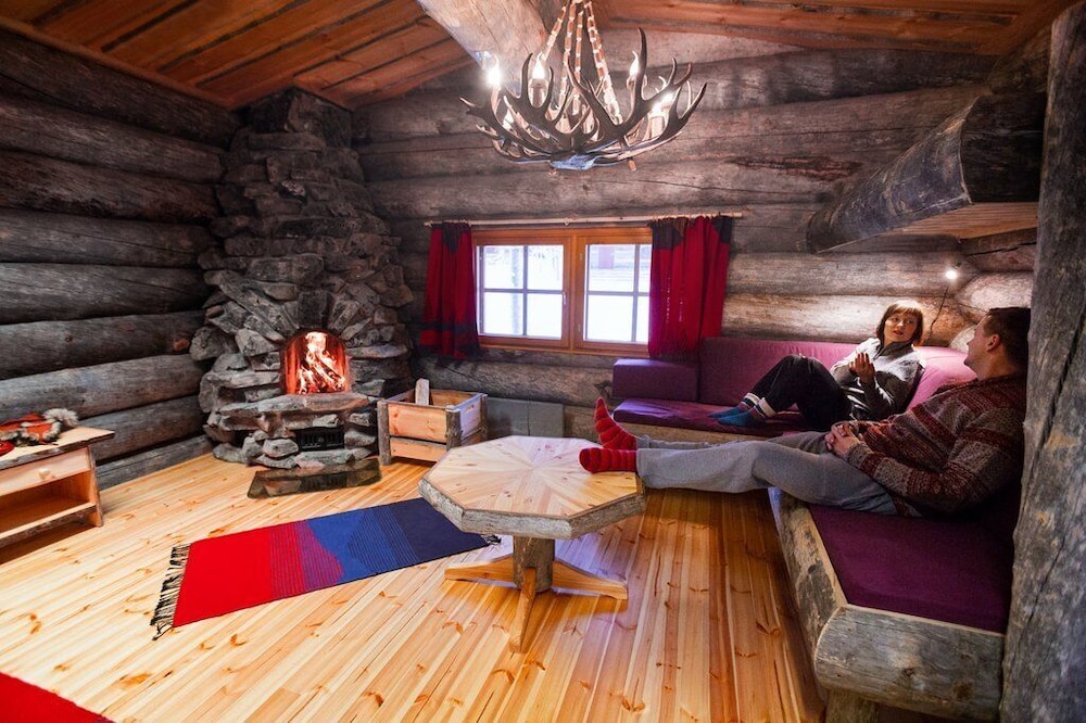 Large Chalet - 2 Adults (East Village) - Photo 3
