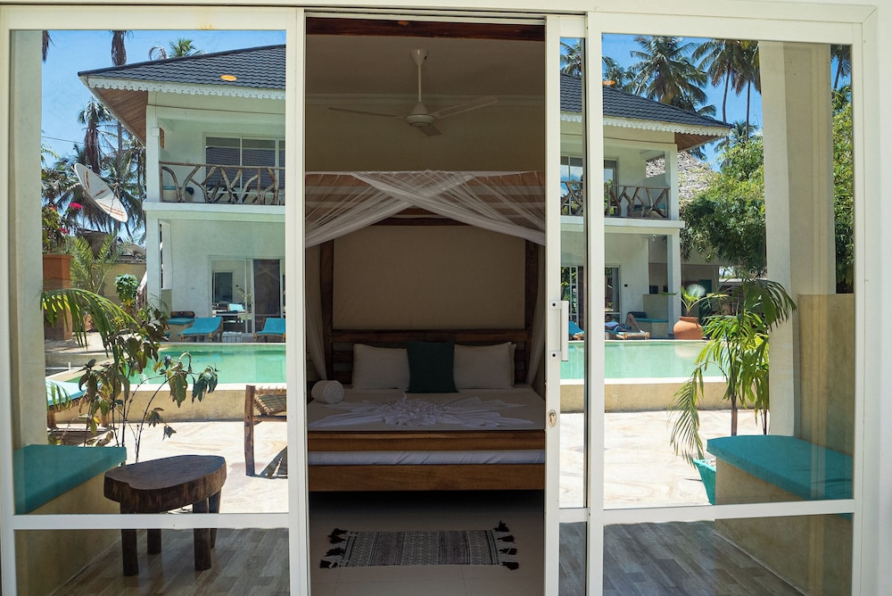 Economy Double Room, Patio, Pool View