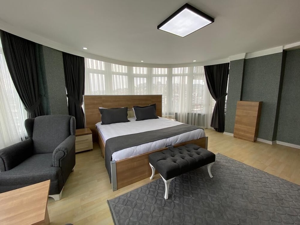 Suite Room - Photo 5