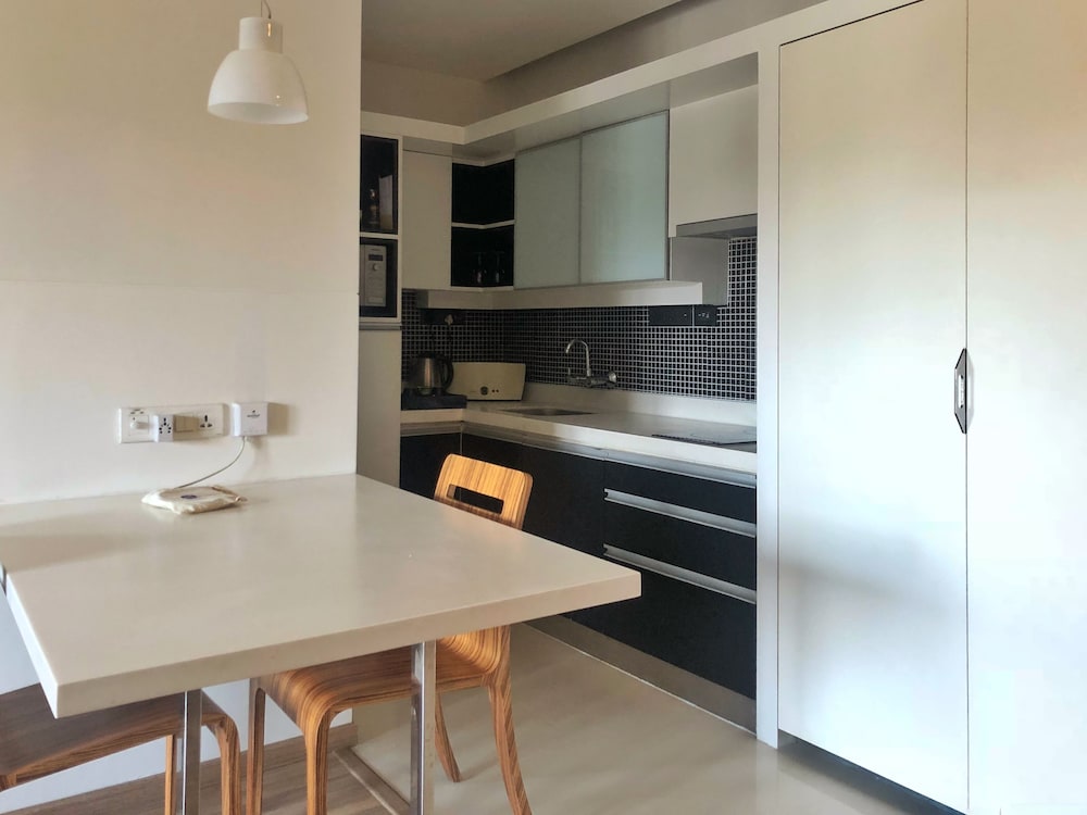 Suite, 2 Bedrooms, Balcony
