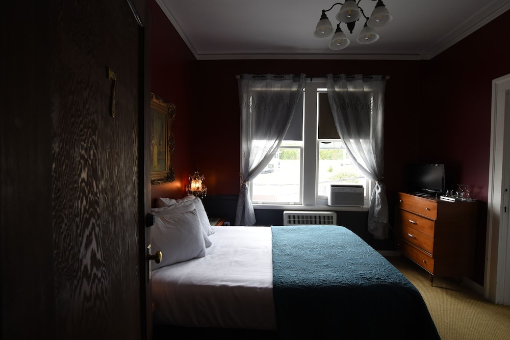 Superior Room, 1 Queen Bed, Non Smoking, Ensuite photo 1