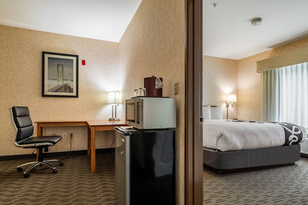 Executive Room, 1 King Bed (Extended) photo 2