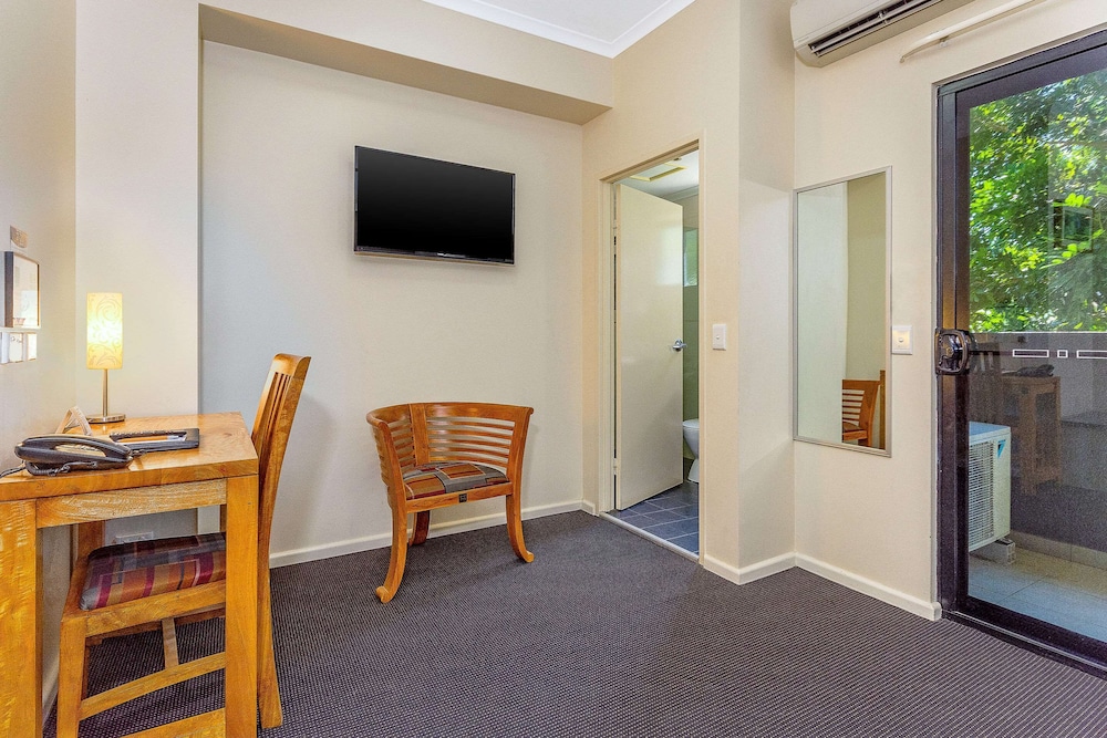 Executive Room - Photo 2
