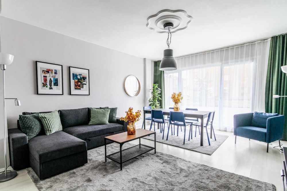 Apartment photo 2