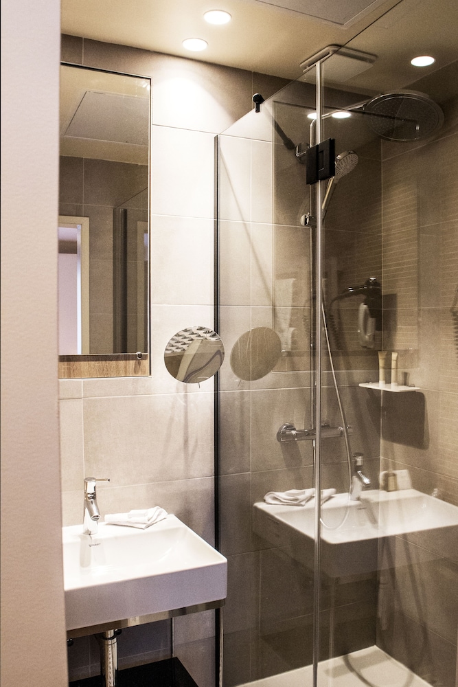 Superior Triple Room photo 3