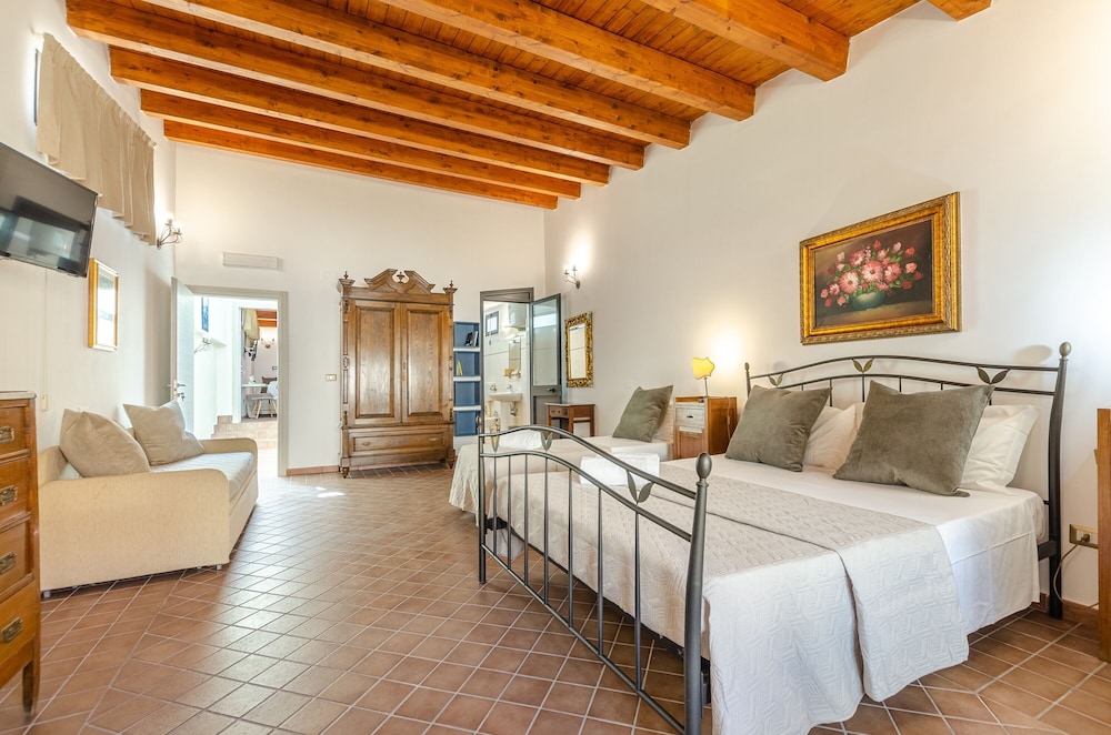 Family Studio, Multiple Bedrooms photo 1
