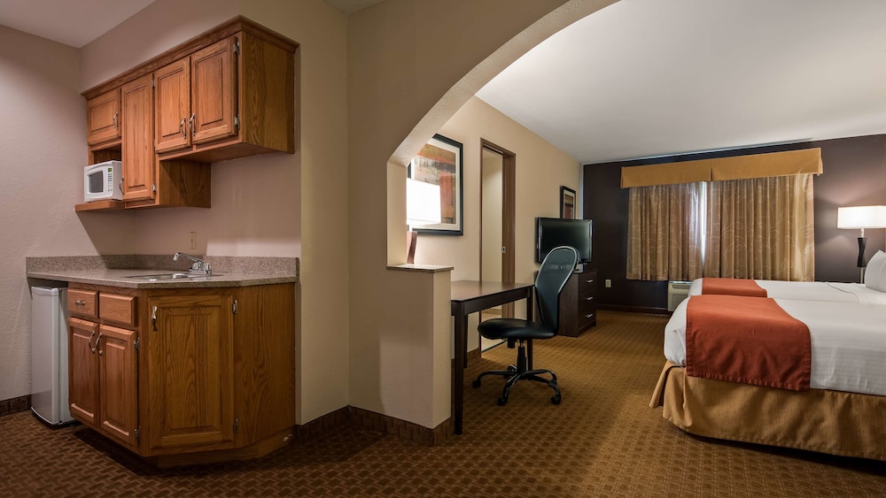 Suite, 2 Queen Beds, Accessible, Kitchenette (with Sofabed) photo 1
