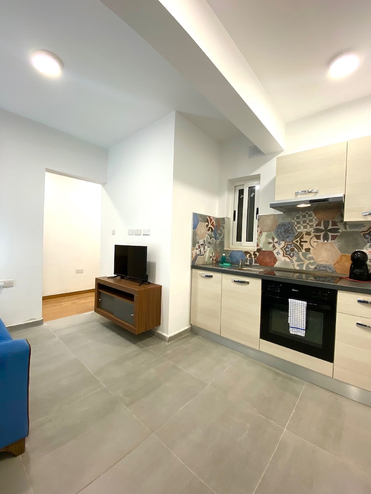 Signature Apartment photo 3