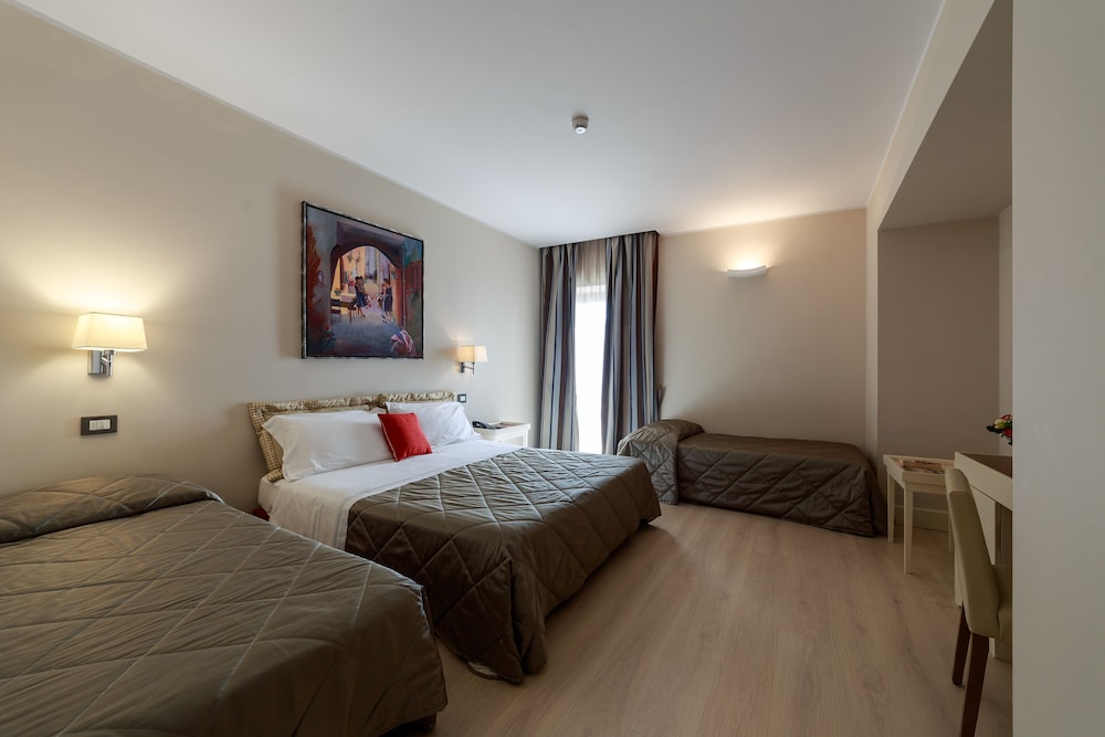 Superior Quadruple Room, Balcony - Photo 1
