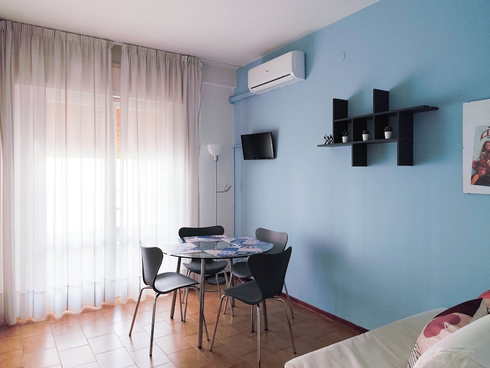 Studio, Multiple Bedrooms, Balcony, City View photo 3