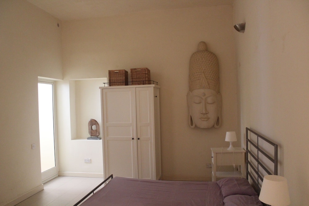 Apartment, 2 Bedrooms, Smoking, Balcony photo 2