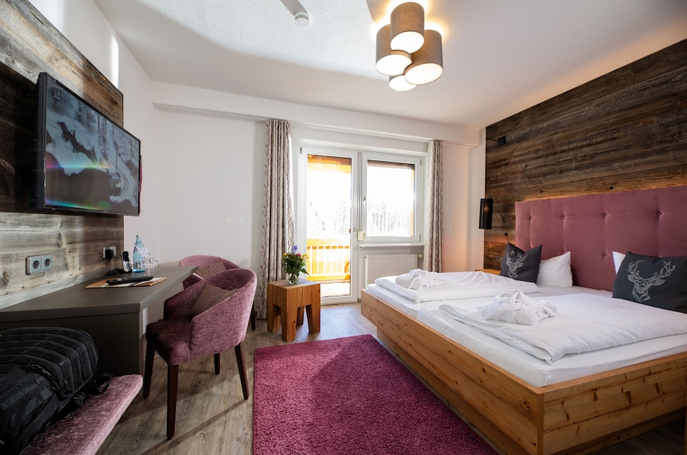 Deluxe Double Room, Balcony - Photo 1