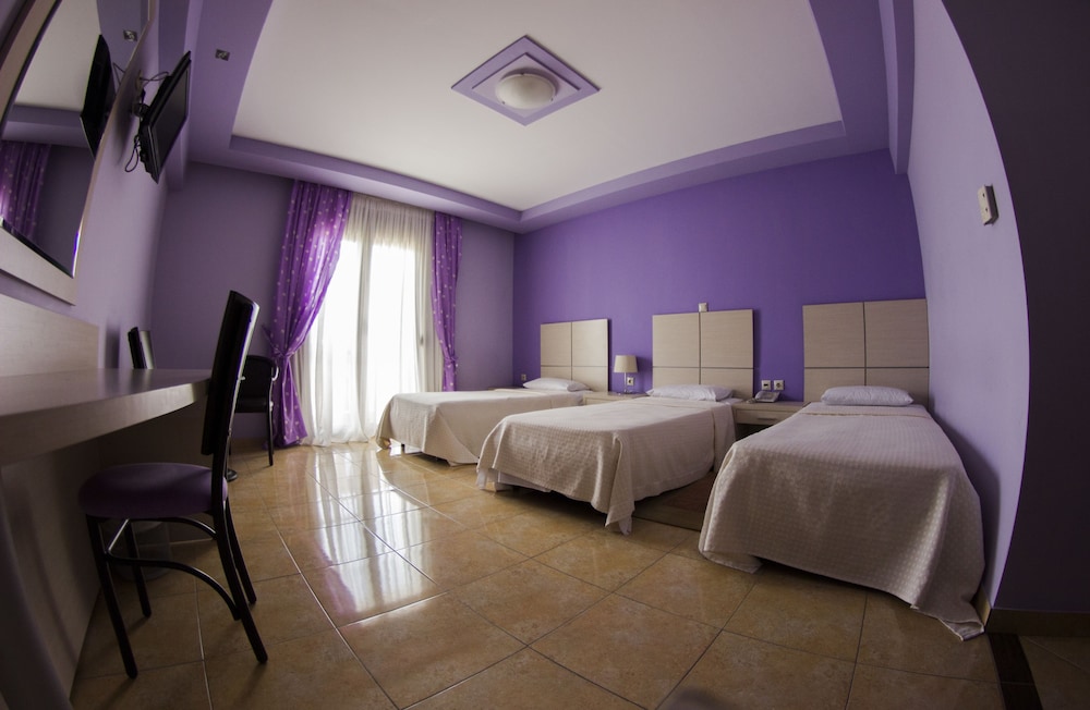 Triple Room - Photo 1